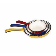 Round Enameled cast iron frying pan with Pouring Spout